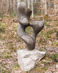 lauschend - Skulptur von Gerhard Helmers, Mineralguss (9)